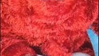 Горячая милфа в красном платье на танго