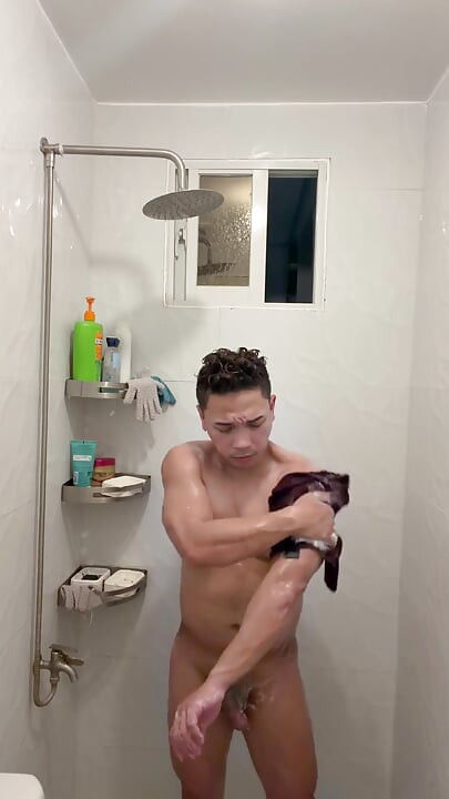 Hot Filipino Twink Jerks off in Steamy Shower