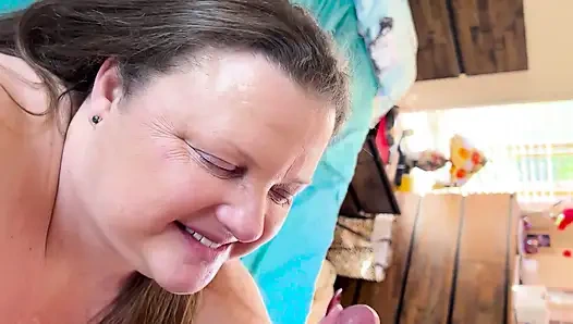 Istri nakal berbagi mulutnya dan .....