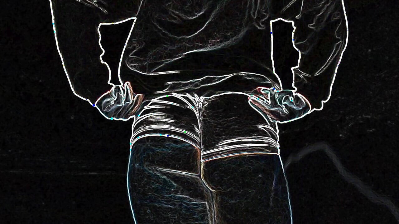 Shaking my big booty with a black filter