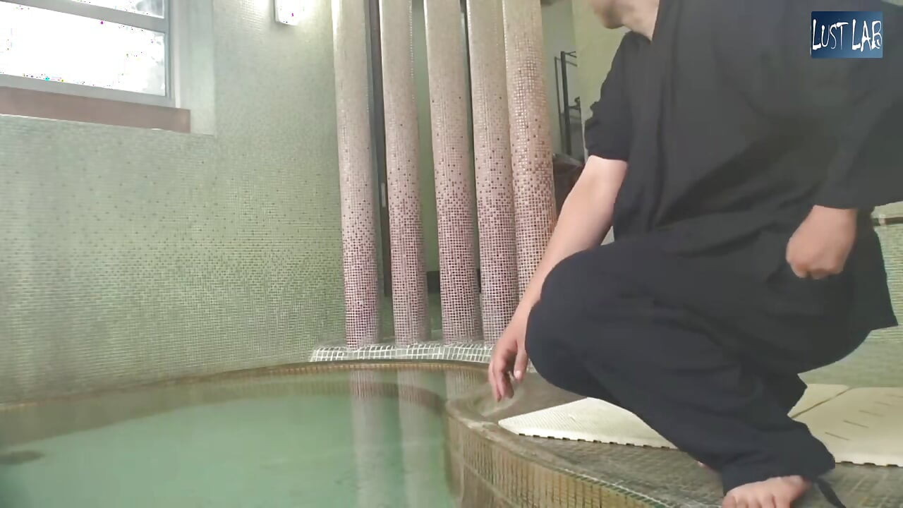 구속이 완전히 떨어져 4부까지 몸을 가열하는 최음 온천수