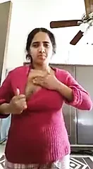 Wanita India berkahwin menunjukkan buah dada besar dan pepek