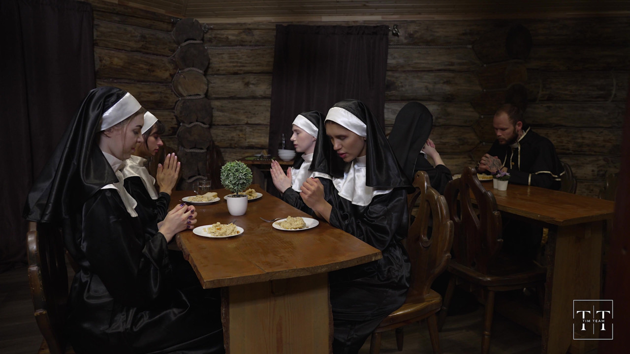 悪質な修道院パート8。従順なジャディリカ尼僧になりなさい、司祭はすべての罪を赦します