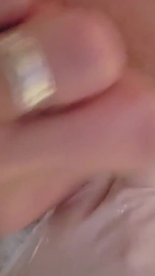 Ana Liz opens her beautiful asshole and spreads her pussy with her fingers.... | Clip 1