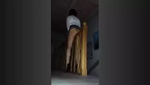 Kadın kılıklı sürtük tıkalı - sapık kovboy kız