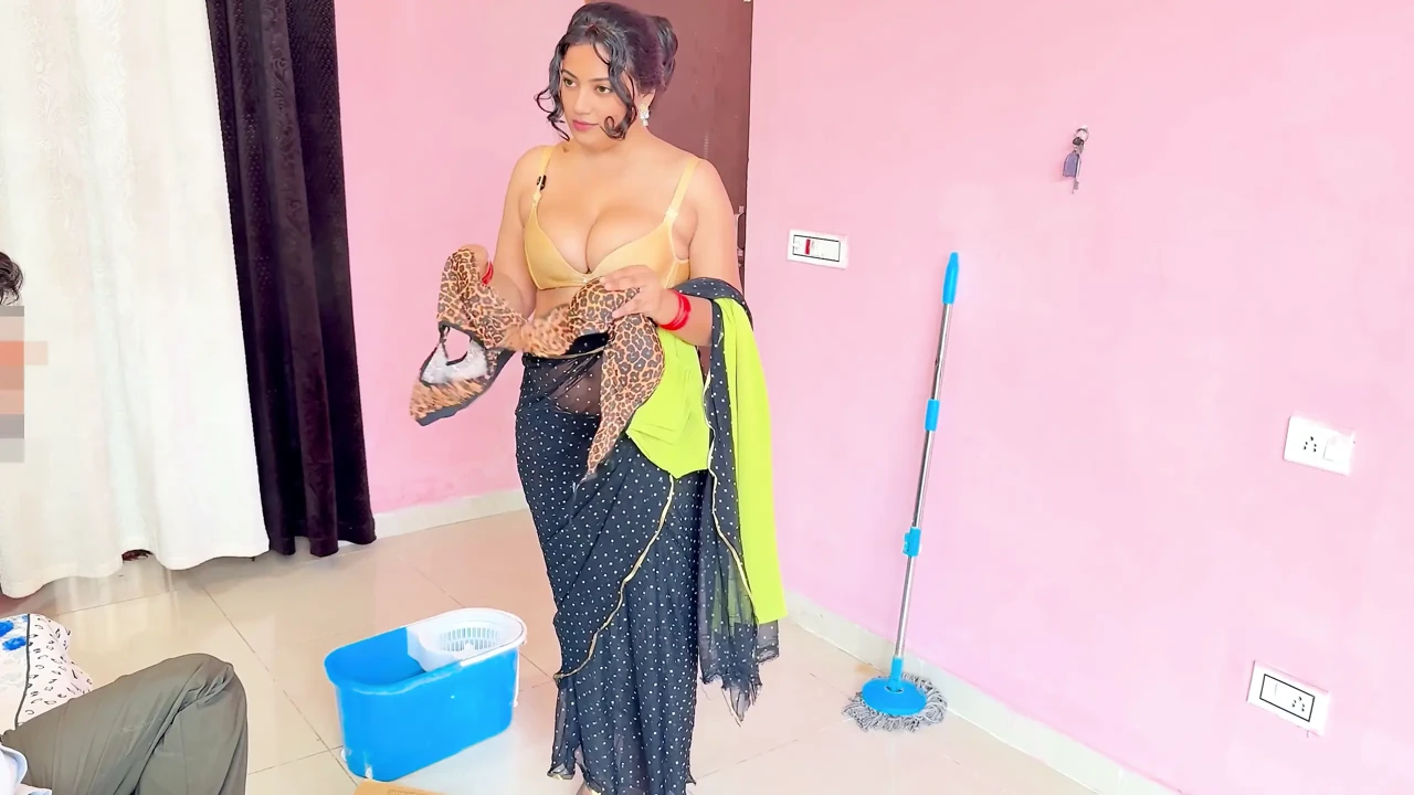 Desi maid fucked by her malkin sexy dress, she's enjoyed with malik when malkin going to outside , Full Hindi video viral