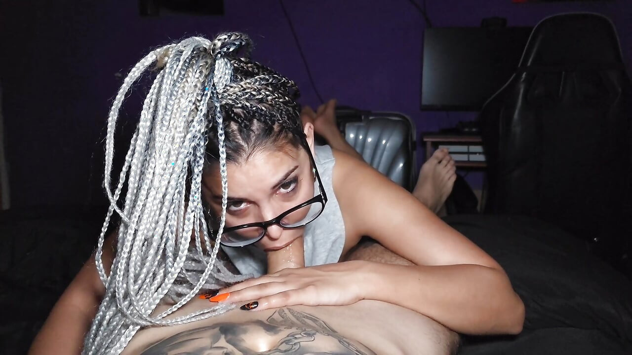 Mi Hermanastra Me Dio La Mejor Mamada! Se La Trago Toda