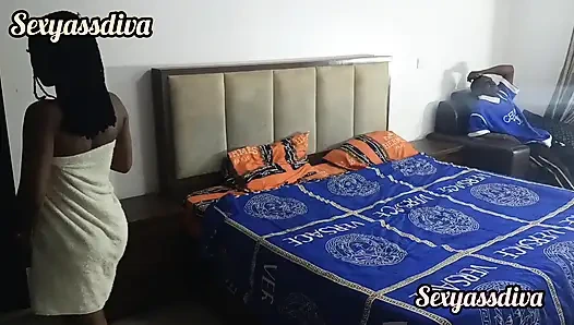 Tempat tidur yang sama dengan ayah tiriku yang luar biasa