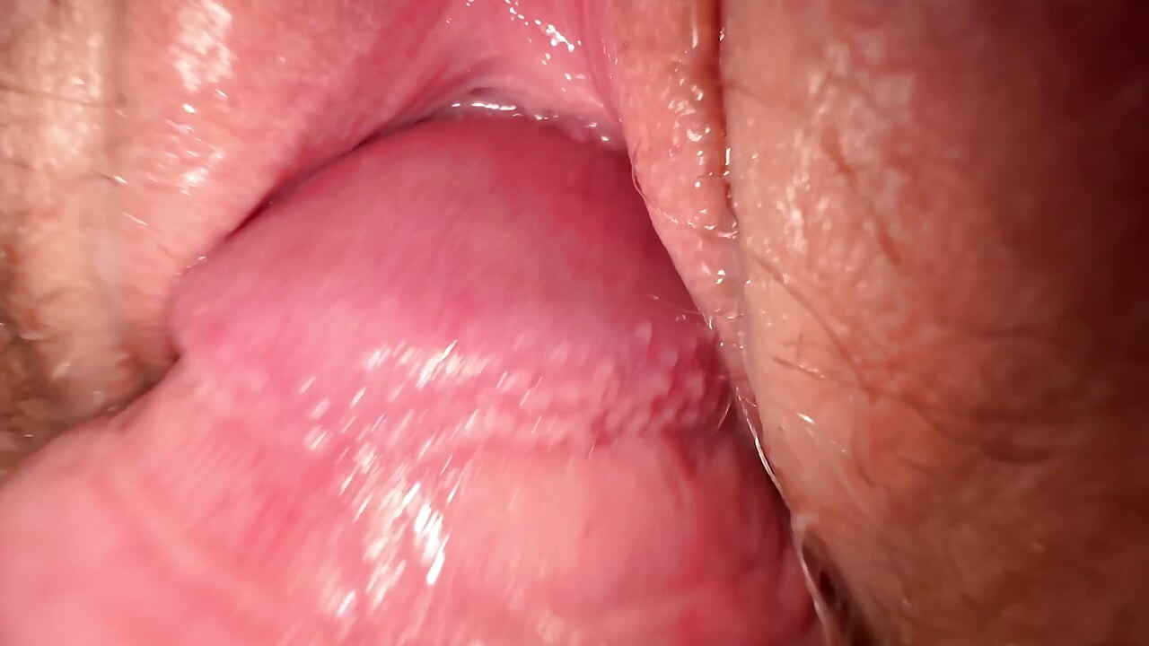 Ik neukte mijn baas, vies poesje en close-up sperma binnenin