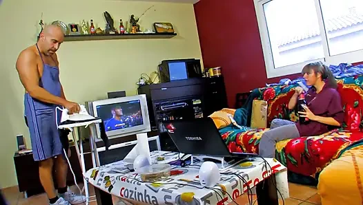 Eva sıkı amcığıyla harika sikişiyor