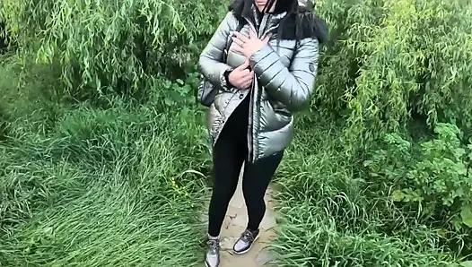 Bahçıvan gırtlağına kadar alıyor, sert yüz sikişi ve parlak gömleğime çifte boşalma