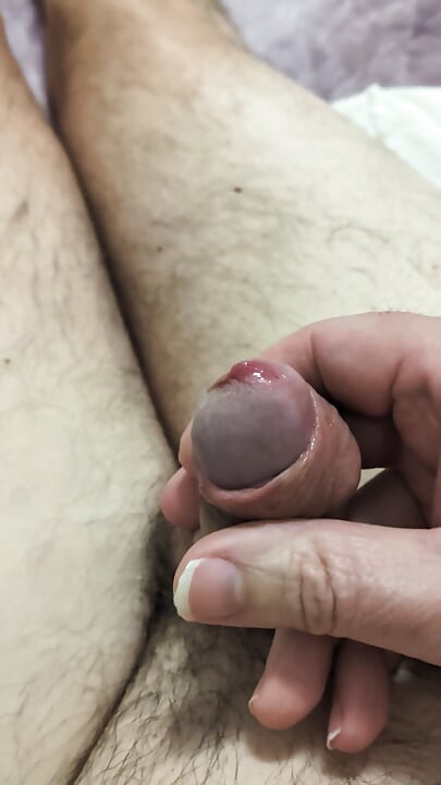Masturbando mi pequeña polla
