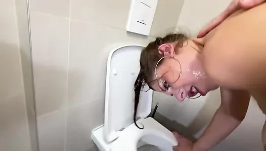 Fantom ep. #17 - alice maze: spesial xmas (ngentot dan muncrat di toilet)