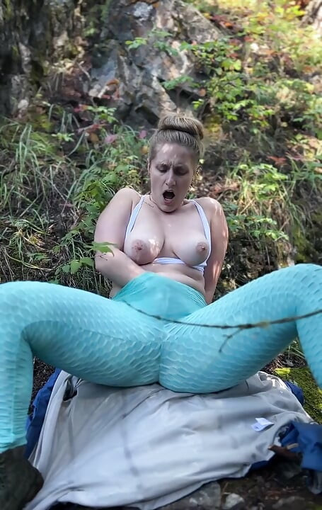 I Got Horny While Filming a Youtube Video so I Stopped to Finger Myself