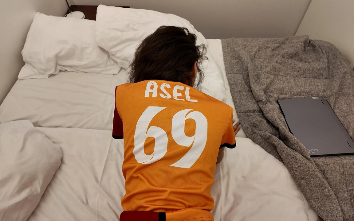 Turkish Stepsister Football Fan Loves to Fuck in Jersey of Galatasaray