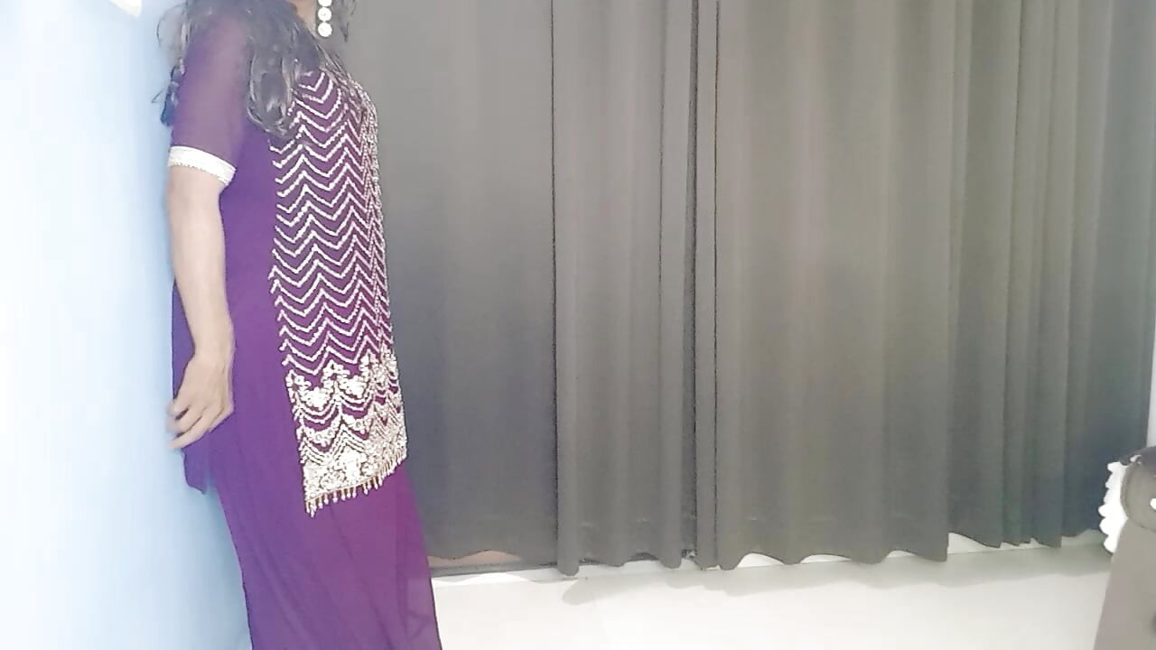 Hot Indian dress wearing lehnga and tit bra panty and