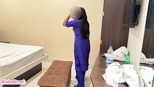 DESI ROOM SERVICE ! Hotel maid Aishu Fuck Guest and makes a mess in room Hindi hardcore Indian sex