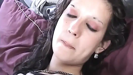 Violet skyy lutscht einen guten schwanz