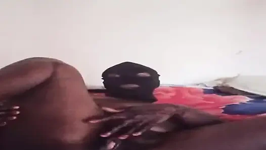 Winziger, tanzen und masturbieren