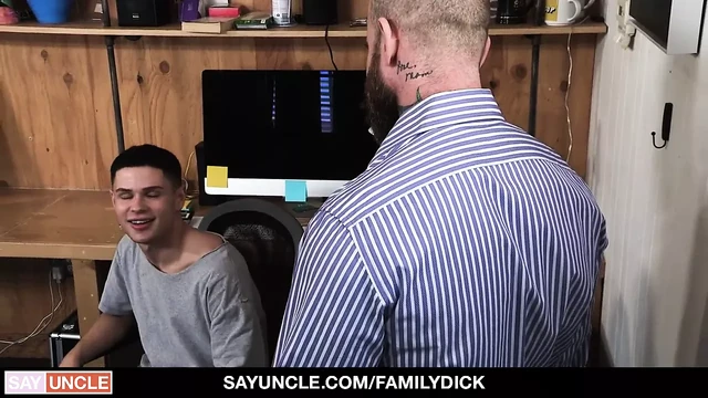Tight Boy Seduces Hot Bear Stepdad