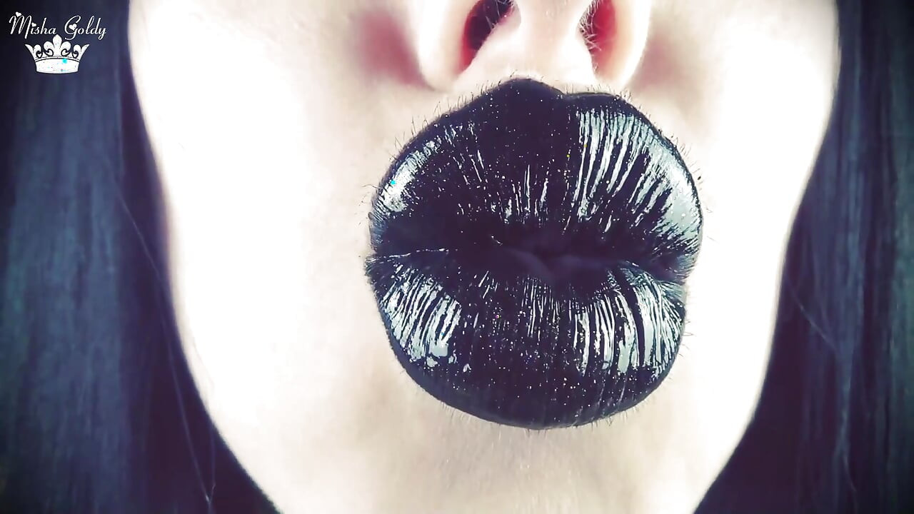 נשיקות משפתיים שחורות מבריקות ASMR JOI