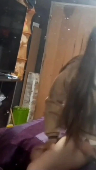 Momento emocionante de "ELA SEMPRE ME PEDE PARA AJUDÁ-LA COM SEU DEVER DE CASA ... A ÚNICA CONDIÇÃO É PEDIR A ELA"