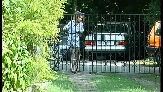 «За немецкими дверями» тщательно трахается — полный фильм