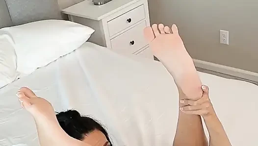 Jamie Michelle Cleans Up Trainer's Sweaty Cock