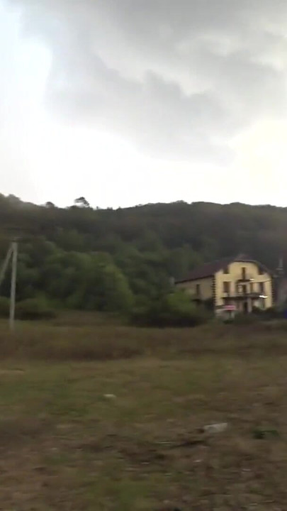 Käftande ögonblick från "Full ver EN ROMANTISK PROMENAD GENOM SKOGEN, DÄR EN KILLE FÅNGADE OSS MEDAN VI KNULLADE I"