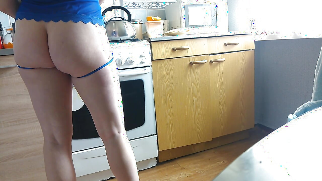 A Beauty with a Big Ass Makes Coffee for Her Neighbor in the Morning After a Wild Night and Multiple Orgasms
