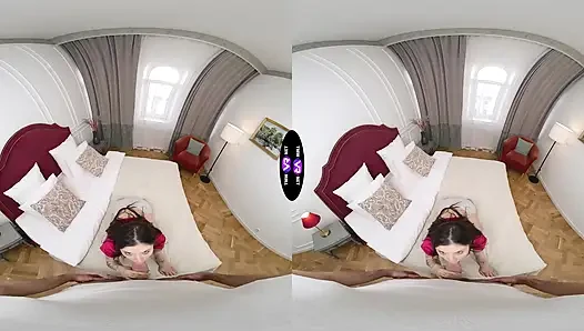 Mandy Moon spor salonundan sonra çay içmek yerine yarak emiyor - teenmegaworld