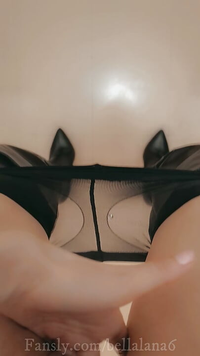 La profesora está chorreado por todas sus botas y sus pies de nylon