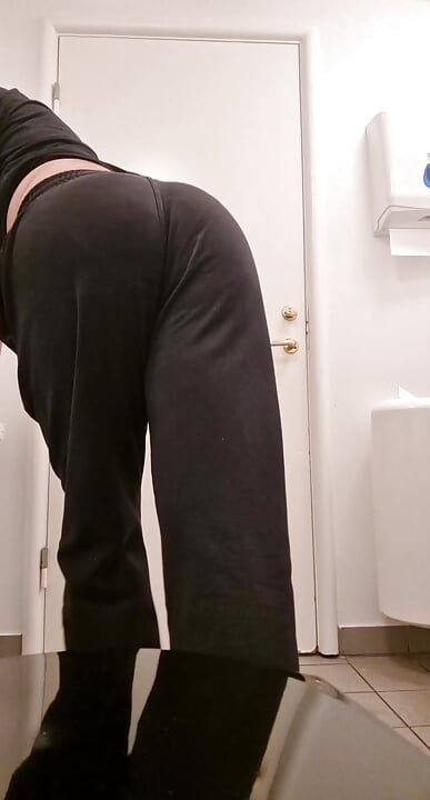 Hold me tight and then lick my ass before ur cock will turn up and want to fuck my ass