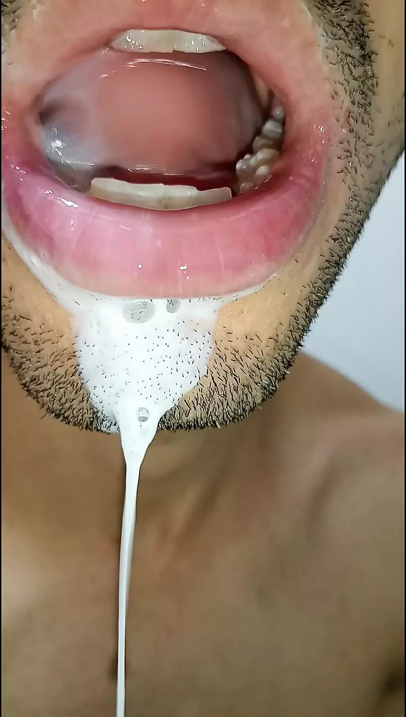 Main apne munh men sah pyar karta hoon, jibh lnbi jibh, chunban, chhah paik, phitnes jim, vinamr, mahilaon ke niche pahanne ke kapara