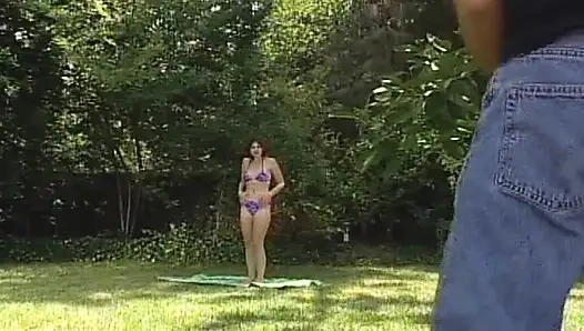 Amateur babe with hariy pussy pounded in outdoor show