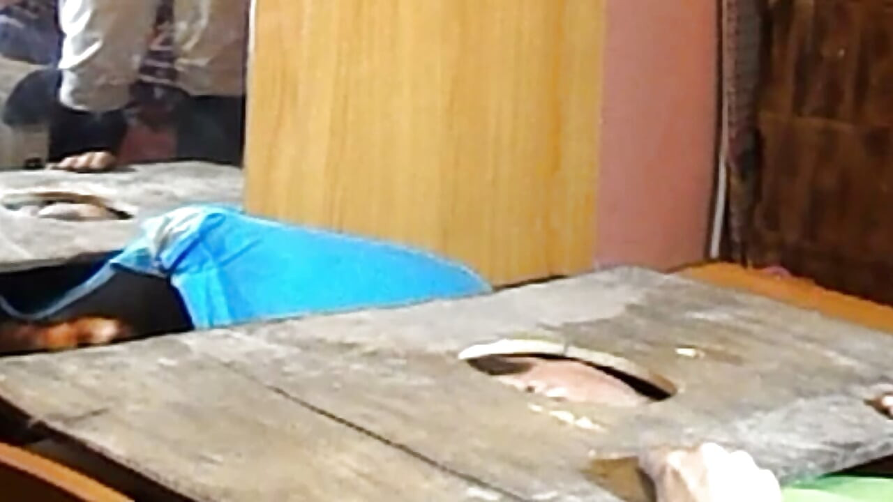 毫不畏惧地踩在你的脸上
