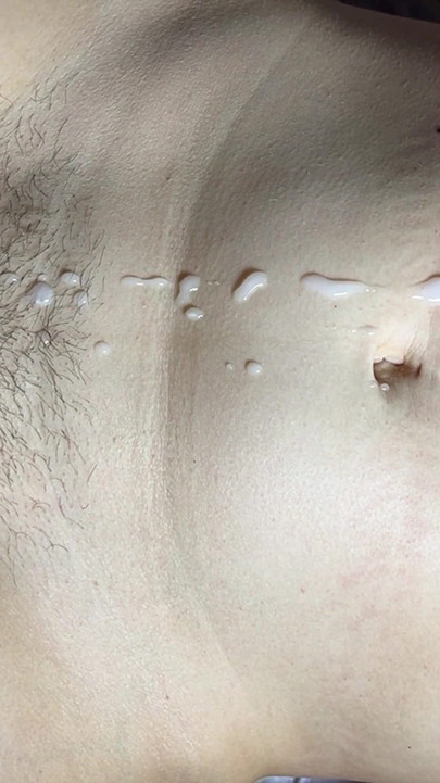 我醒来时被抹在毛茸茸的上，特写与大量射精 |剪辑 1