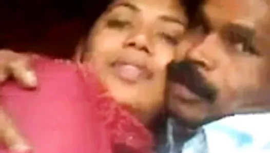 Kerala wyszła za mąż za cycki kobiety ssane przez sąsiada