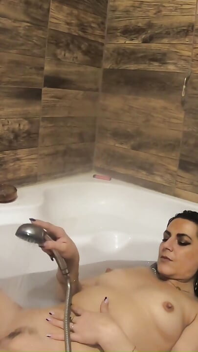 Kinky MILF Games with Mega Orgasm in Bathtub at Home