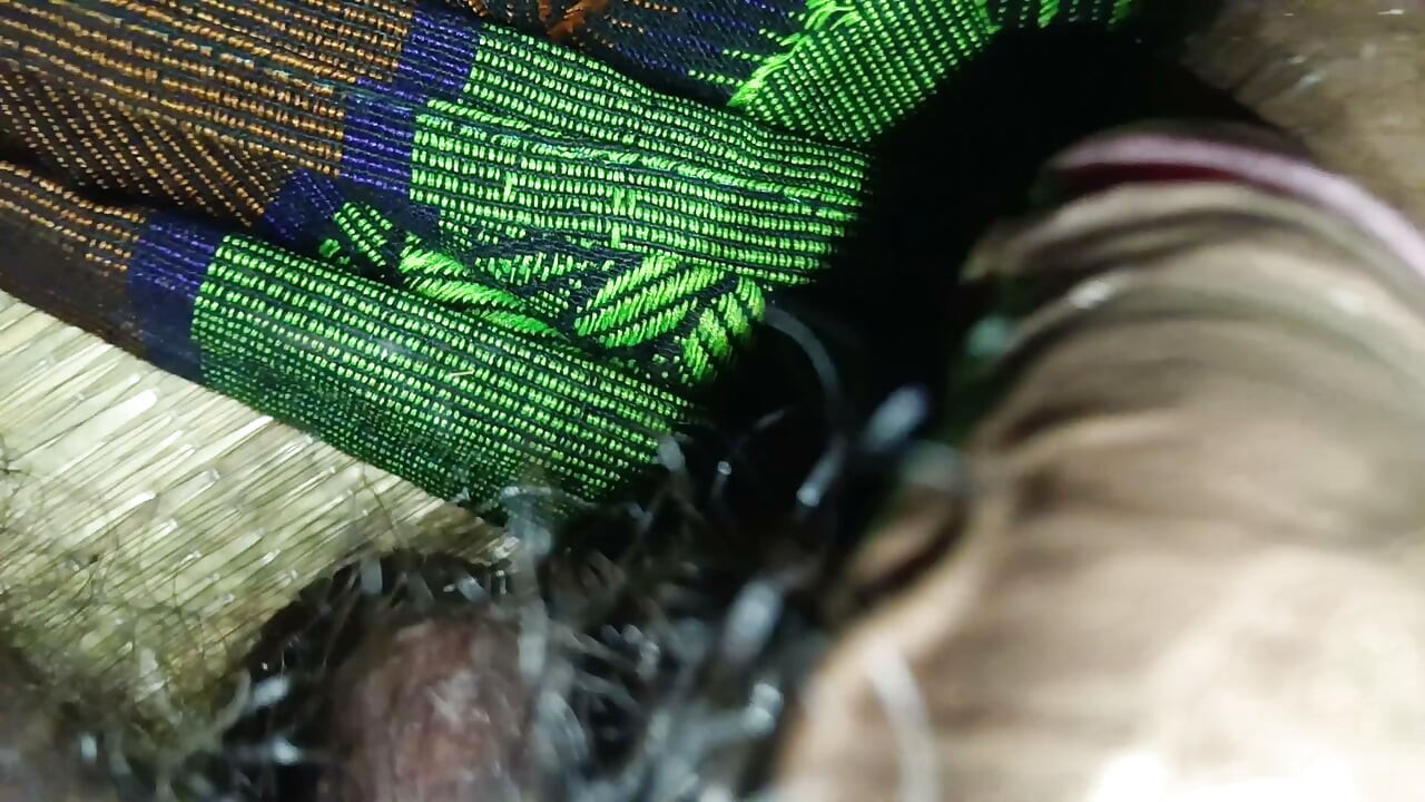 A mãe do meu amigo tem peitos lindos. Eu fodi ela até ela gozar na buceta