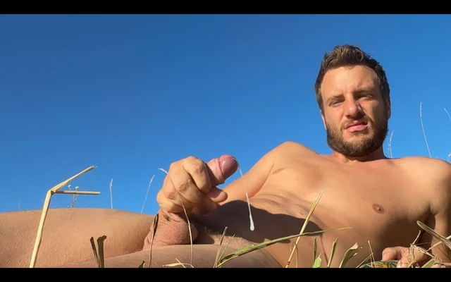 Outdoor fun, horny in the sun