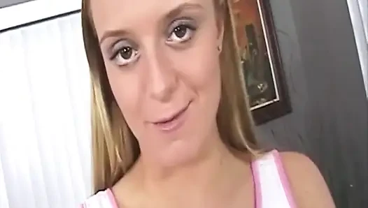 Sarışın orta yaşlı seksi kadın yoğun sikiş ve oral seksten ıslak