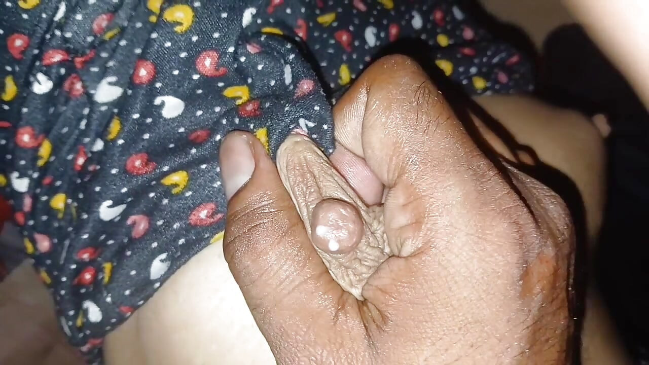 Boobs massage bhabhi ki aur mil pressure