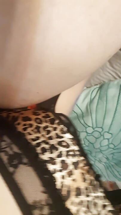 Kocası derine alıyor