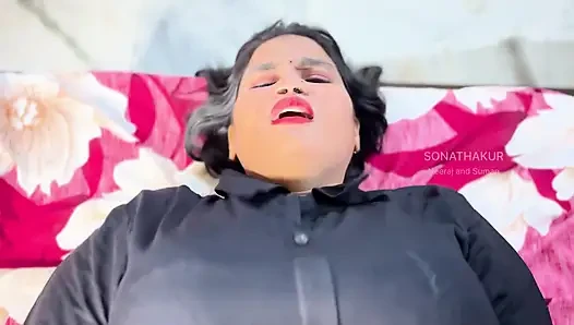 Cowok pengantar barang dikirimkan lebih dari sekadar makanan untuk nyonya cantik di rumah
