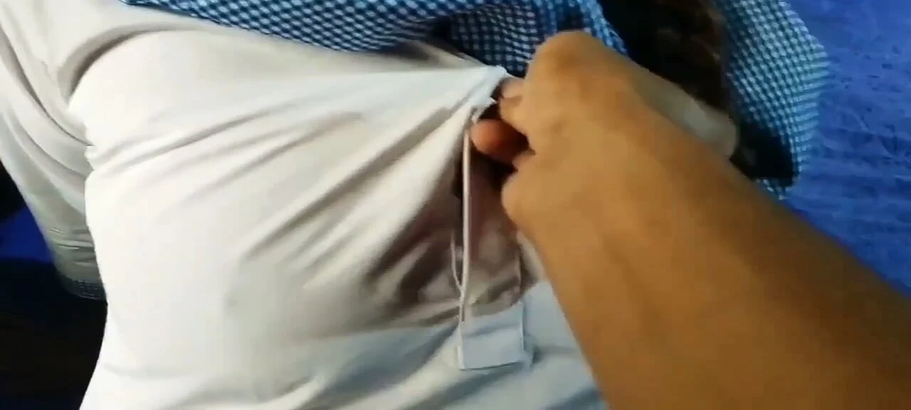 Viral video banake teacher bindass student girl ki chudai room me nanga karke