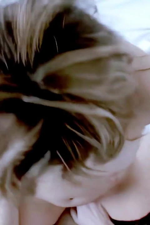 Η Sara May κάνει κάστινγκ για το Deepthroat