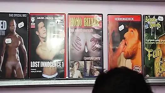 Fransa'dan seks dükkanı çalışanları dörtlü sekste yarağa biniyor