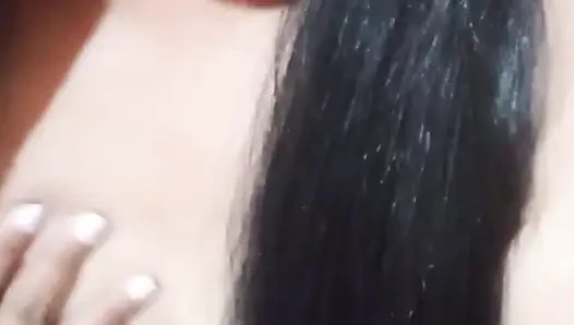 Ich werde dir meine geile Geschichte in der Sauna mit meinem Freund erzählen, Scissoring und lesbischen Sex engagieren.