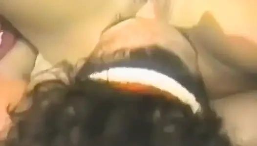 Две винтажные телочки дерутся из-за их неверного бойфренда